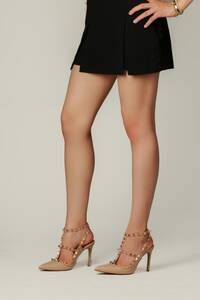 Bej Zımbalı T-Bant Stiletto