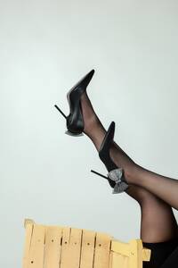 Siyah Kurdeleli Stiletto